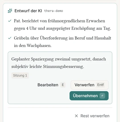 Entwurf der KI: zwei übernommene Sätze und ein Vorschlag mit den Knöpfen Bearbeiten, Verwerfen und Übernehmen